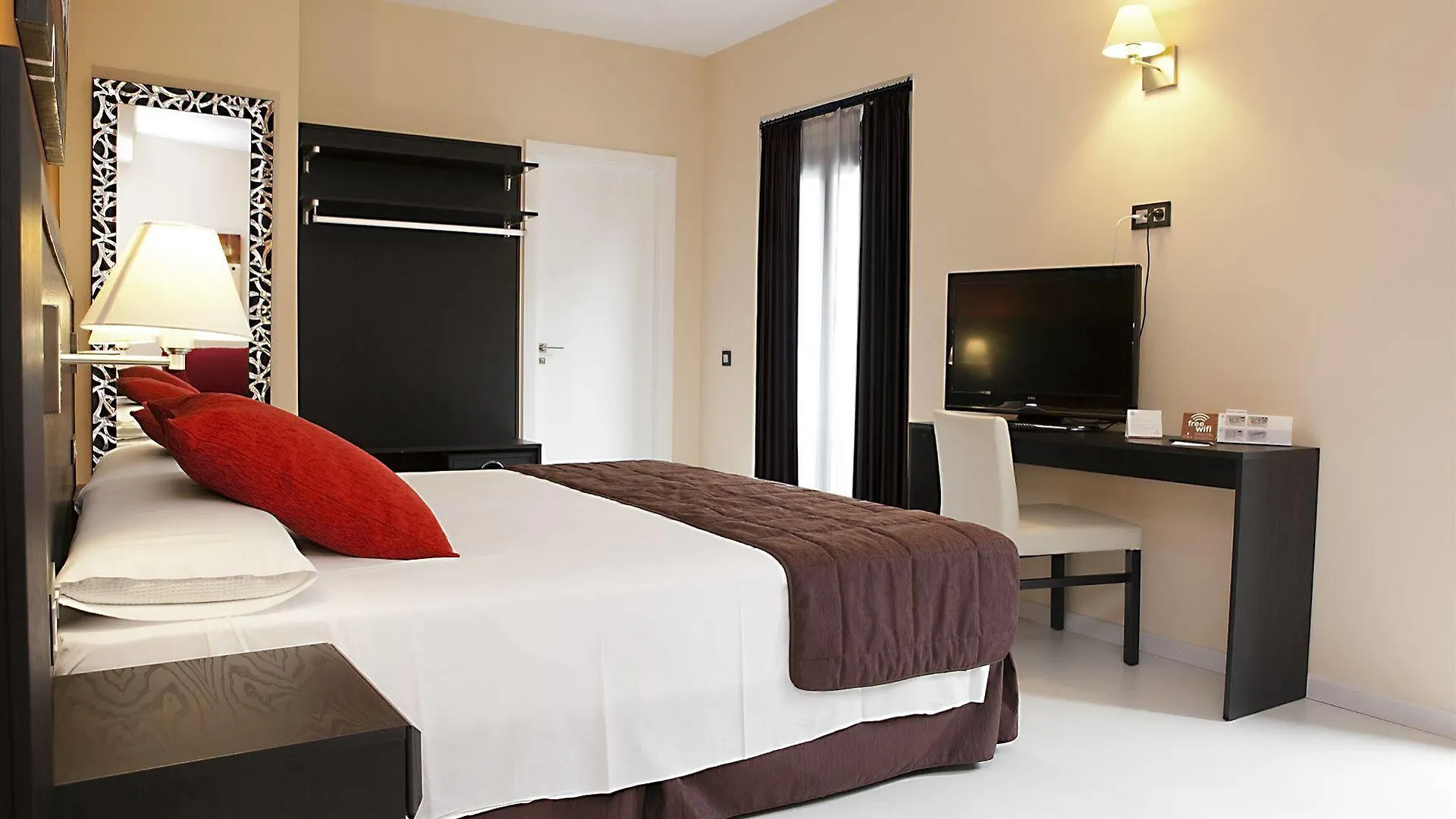 Exe Malaga Museos Hotel