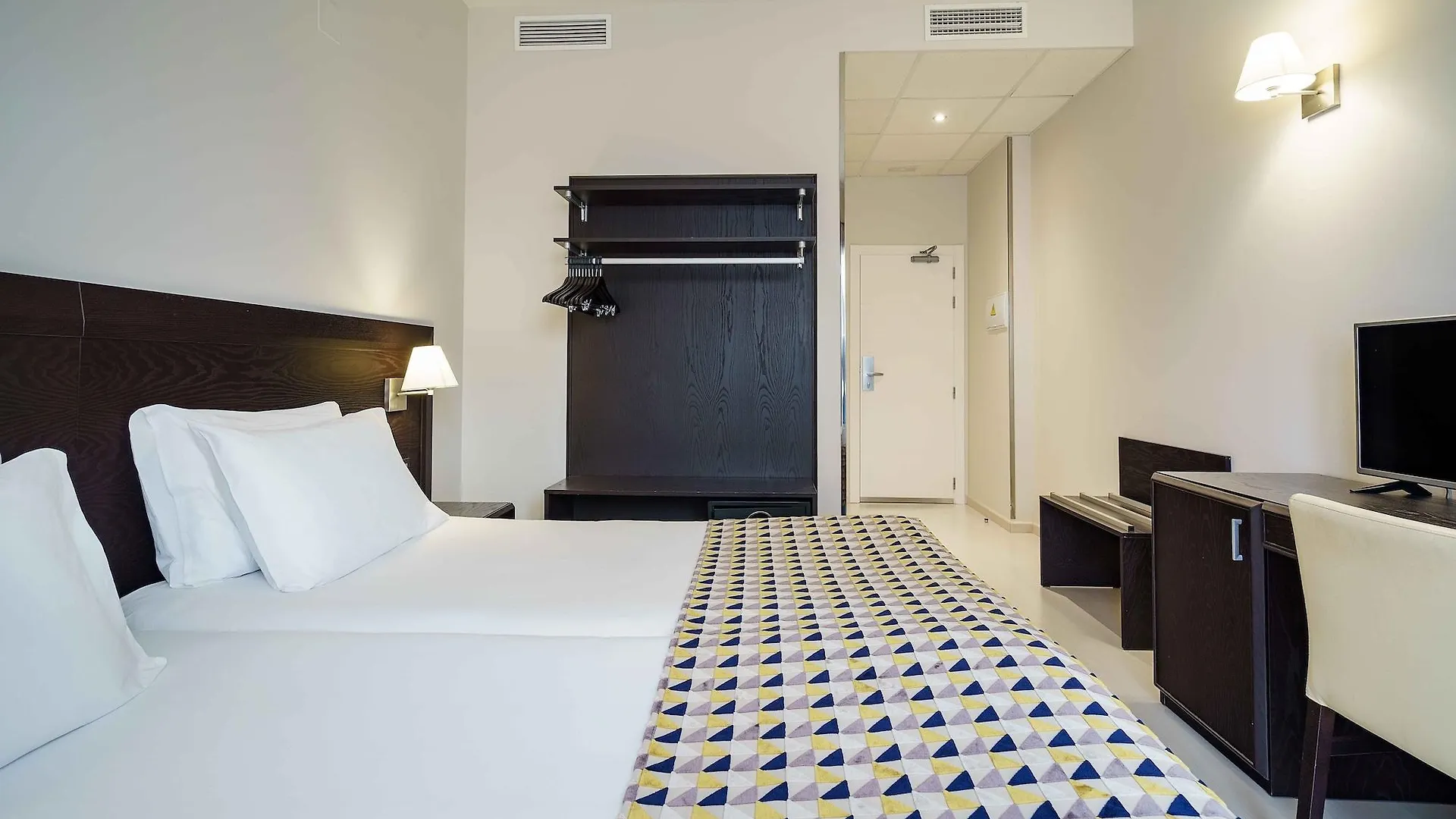 Hotel Exe Malaga Museos 3*,