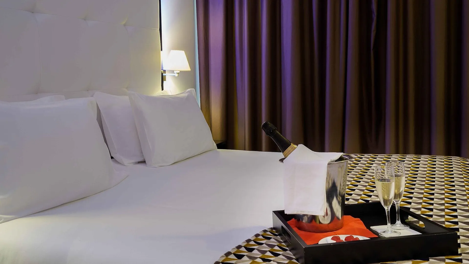 Hotel Exe Malaga Museos 3*,